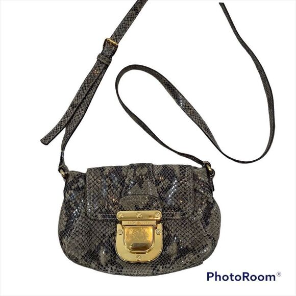 Michael Kors Charlton Snakeskin Crossbody Gold‎ Lock Mini Crossbody Bag - Picture 1 of 16